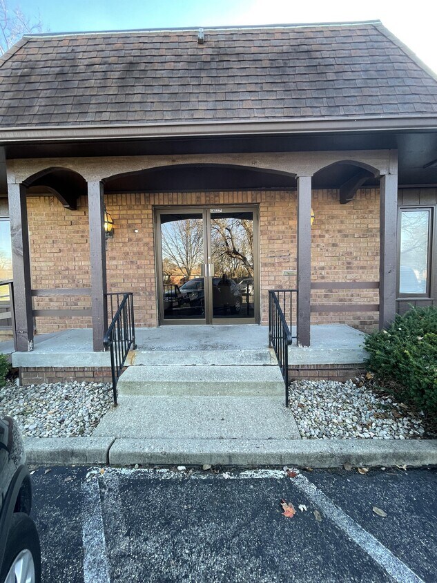 11903 E Welland St Unit B, Indianapolis, IN 46229 Apartment for Rent