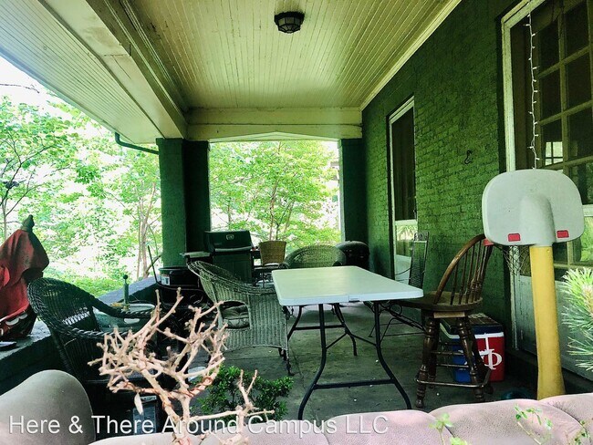Building Photo - 7 br, 2 bath Room For Rent - 2034 Iuka Ave.