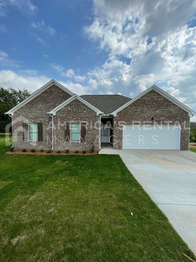 Building Photo - Home for Rent in Eastaboga, AL!! Available...