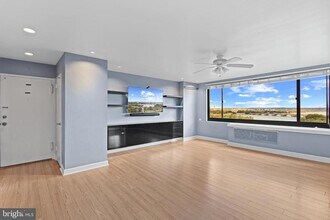 Building Photo - 1021 Arlington Blvd