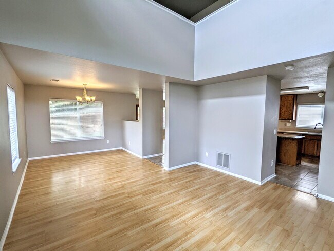 Foto del edificio - 3802 Glenarbor Ln