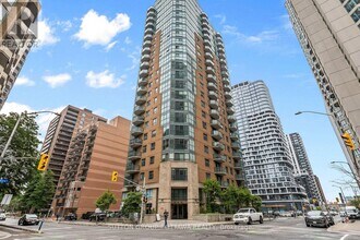 Building Photo - 445 Laurier Ave W