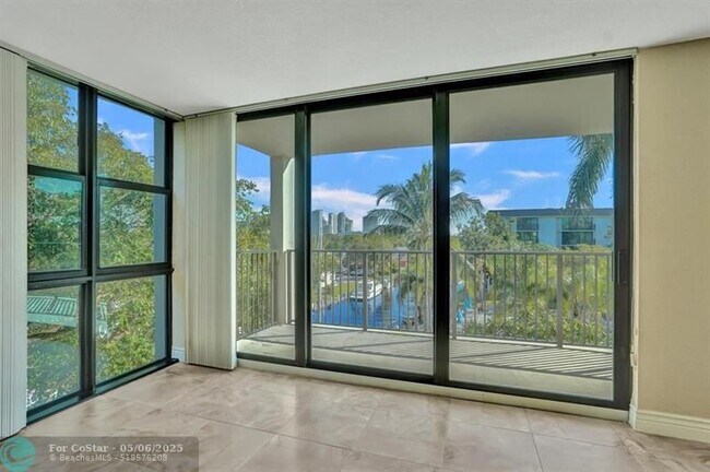 Foto del edificio - 1201 River Reach Dr