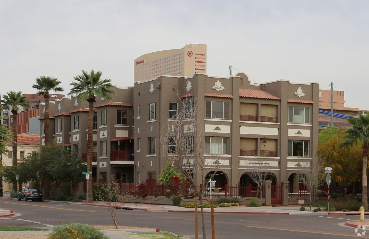 Lofts at Fillmore Apartments in Phoenix, AZ