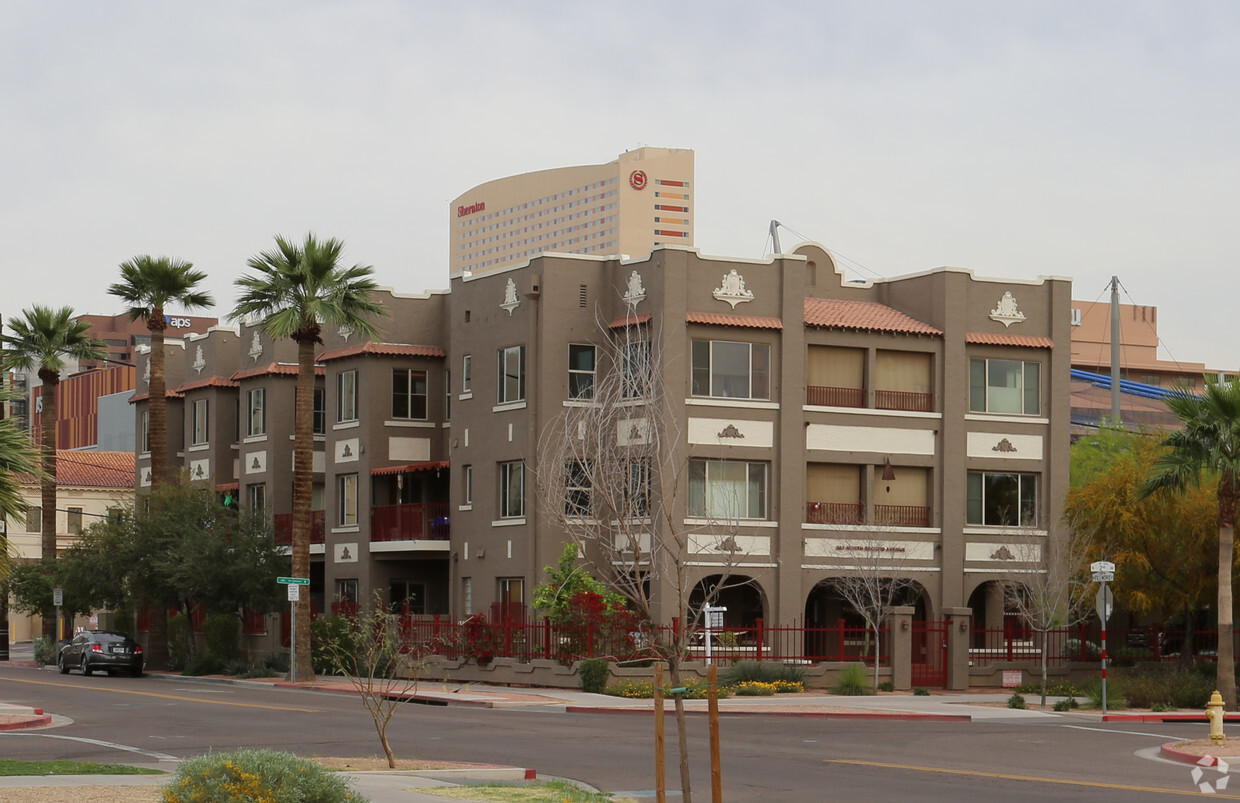 Primary Photo - Lofts at Fillmore