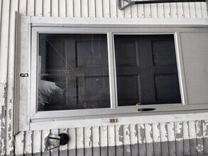 Building Photo - 136 Pottsville St