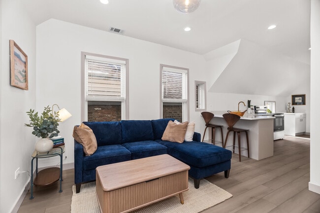 Foto del edificio - 2846 N Troy St