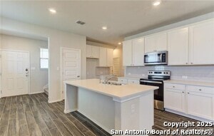 Building Photo - 2420 Dielman Dr