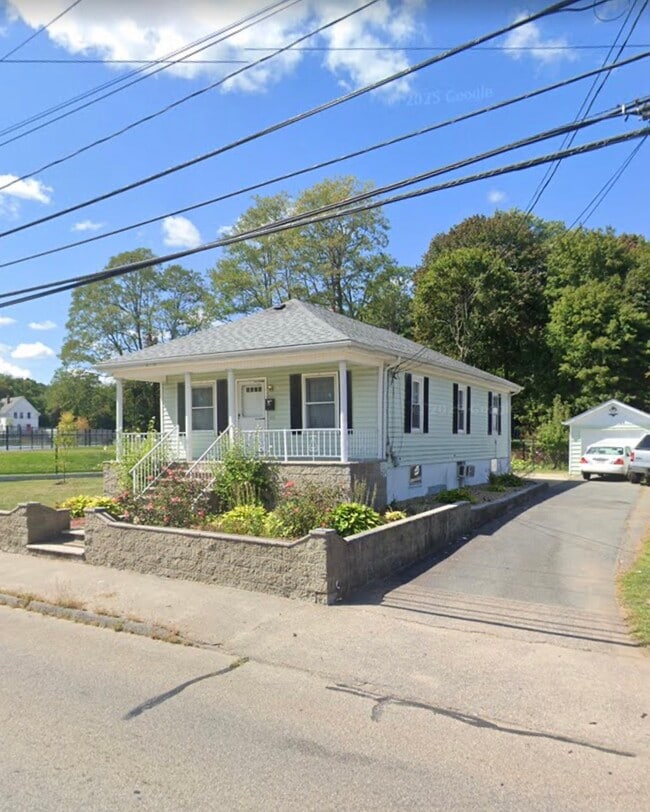 Photo - 111 Oak St House