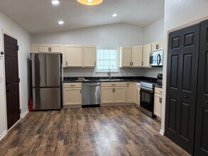 Building Photo - 3158 Huttersfield Cir