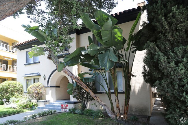Foto del edificio - 114 N Clark Dr