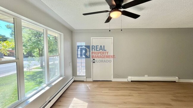 Foto del edificio - 3301 W Cedar Ave