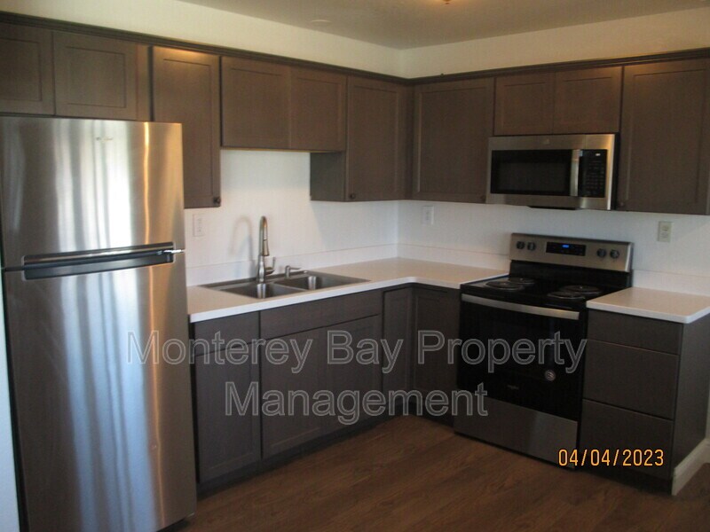 Primary Photo - 906 Trinity Ave