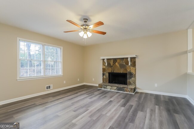 Building Photo - 4641 Laurel Brook Dr