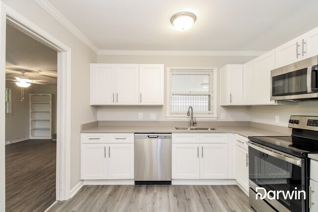 Foto del edificio - 2106 Ontario Street, Greensboro, NC 27403