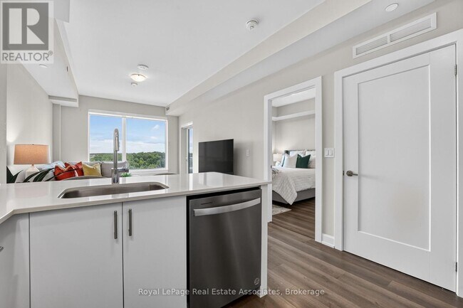 Building Photo - 3200 William Coltson Ave