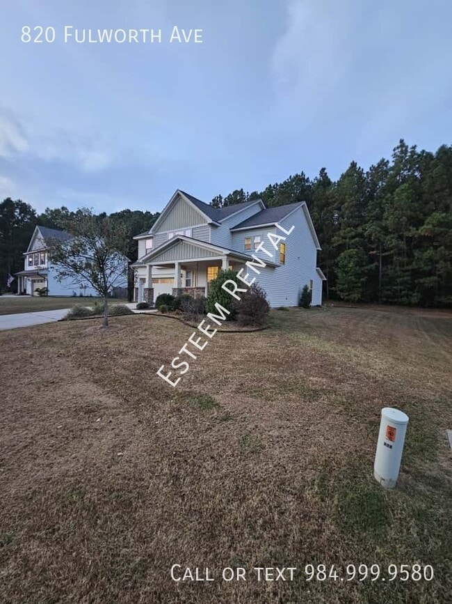 Building Photo - 820 Fulworth Ave