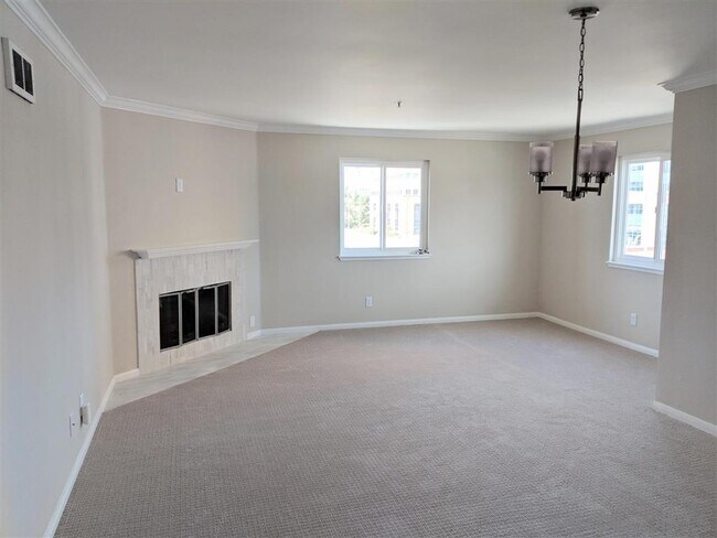 Building Photo - 3550 Lebon Dr