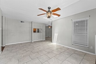 Building Photo - 9090 S Braeswood Blvd