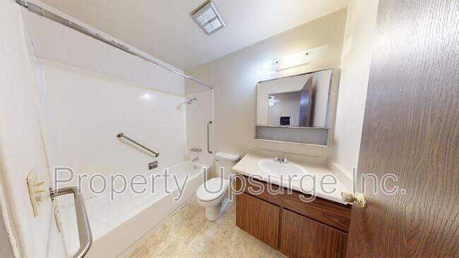 Building Photo - 540 South St