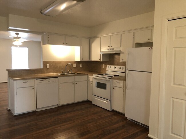 Building Photo - 2422 Pecan Ridge Dr
