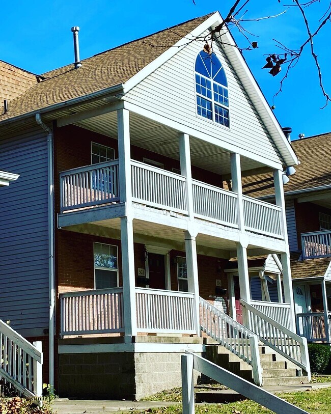 Foto del edificio - 310 E 17th Ave