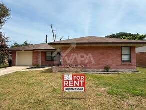 Building Photo - 4907 Stoneleigh Dr