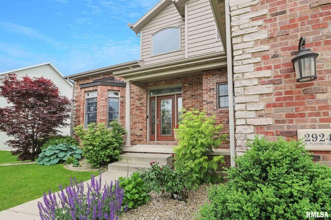 Building Photo - 2924 W Playden Dr