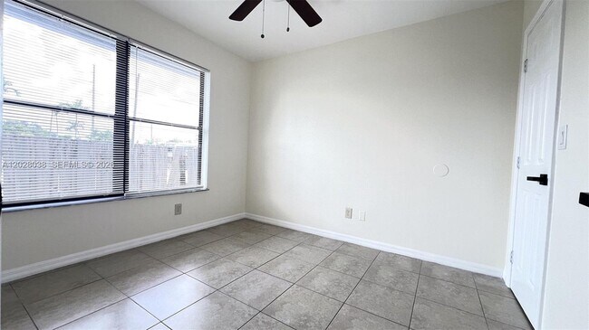 Foto del edificio - 5914 Taylor St