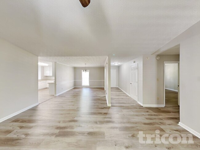 Foto del edificio - 555 N Oakland Cir