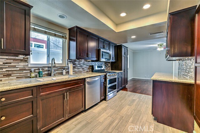 Foto del edificio - 15034 Gale Ave