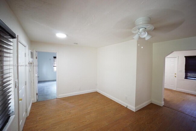 Building Photo - 2021 Plunkett St