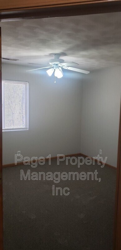 Building Photo - 1040 Minns Dr