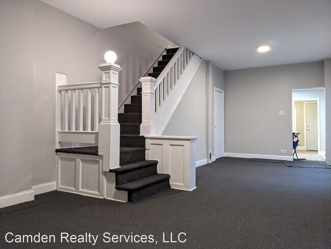 Building Photo - 3 br, 1 bath House - 2725 Garfield Ave