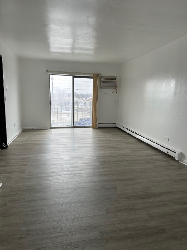 Photo - 309 Hawthorne Cir (Mount Prospect, IL) Apartment