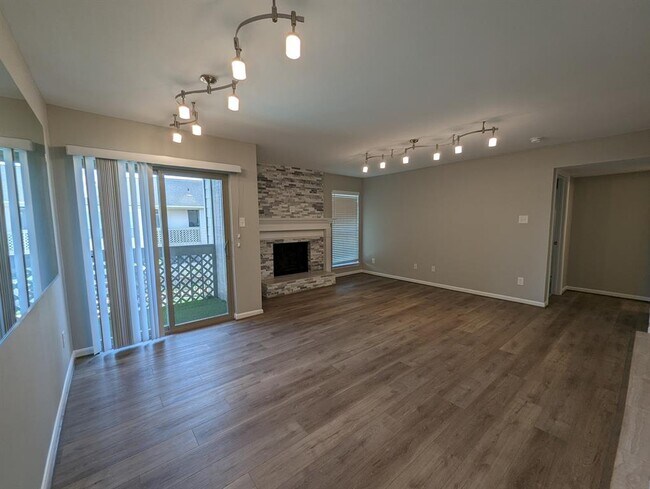 Foto del edificio - 3919 Fairmont Pkwy