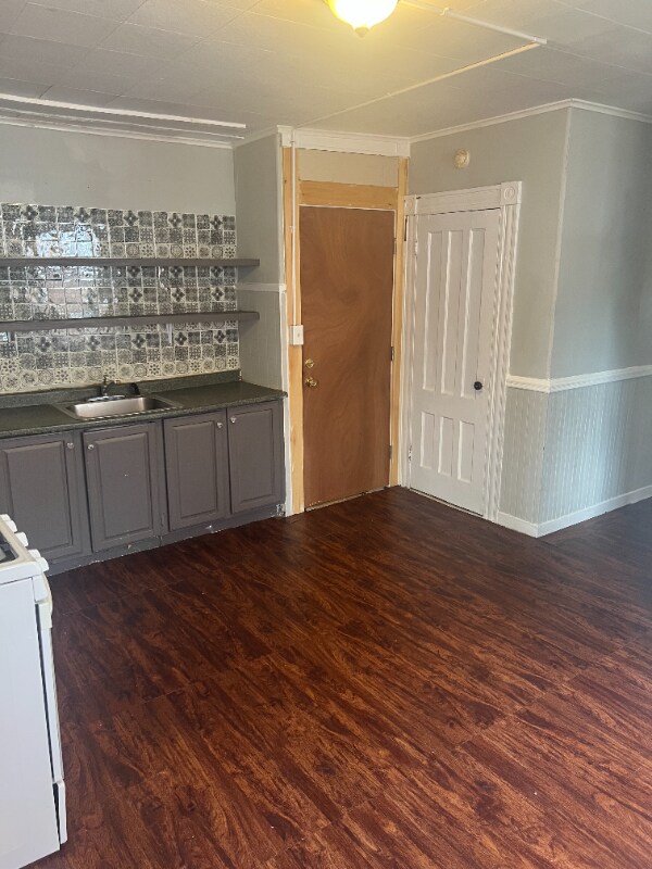 14 Beatty St Unit 2E, New Britain, CT 06051 Room for Rent in New