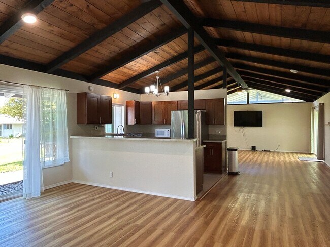 Building Photo - Spacious 4-Bedroom Home with Large Yard in Waiakea, Hilo – $3,000