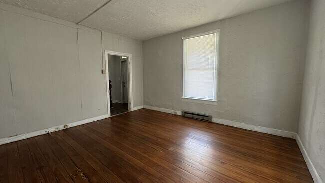 Building Photo - 812 Rivermont Ave
