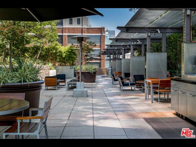 Outside BBQ Area - 1111 S Grand Ave