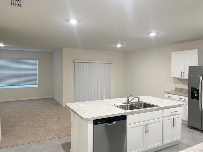 Foto del edificio - 709 Versailles Ln