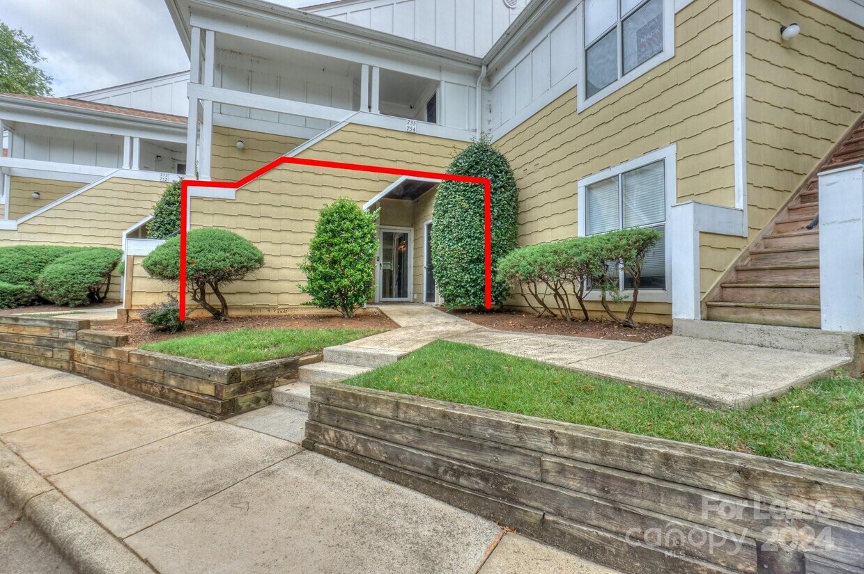 Primary Photo - 754 Southwest Dr
