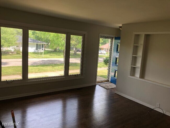 Building Photo - 3 br, 1 bath House - 102 S. Pierce