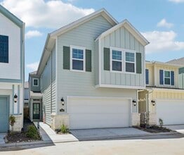 Building Photo - 704 Sand Dollar