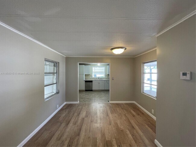Foto del edificio - 2903 Harbor Ln