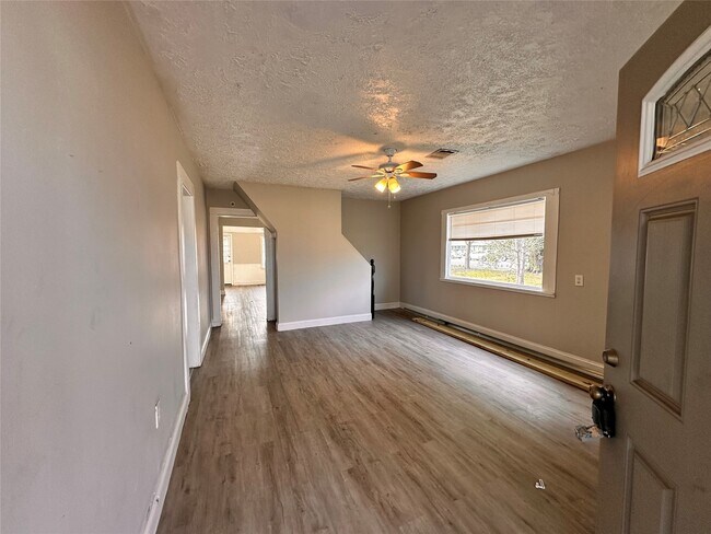 Foto del edificio - 104 S 7th St