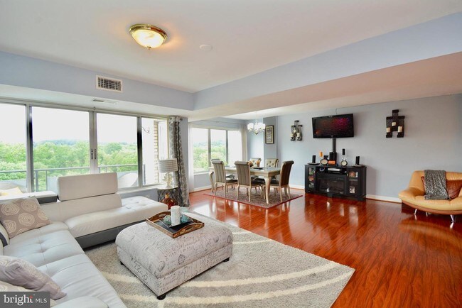 Foto del edificio - 5340 Holmes Run Pkwy