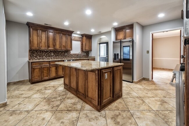 Foto del edificio - 2598 Cedar Ridge Dr