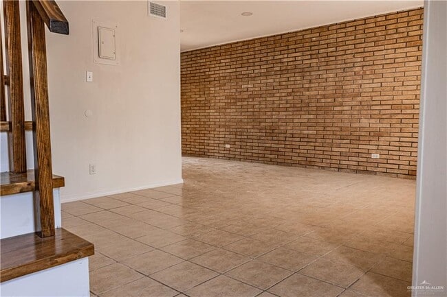 Building Photo - 15 W Nolana Ave