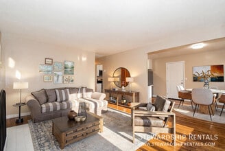 Building Photo - 11109 SE 52nd Ave